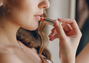 11 Captivating Peach Lipstick Shades For A Vibrant Look
