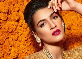 7 Can't-Miss Lipstick Shades for Your Warm Skin Tone