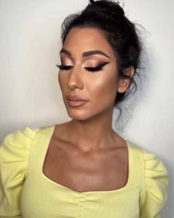 Cat Eyeshadow Look For Dark Skin