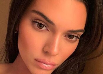 Exploring the Pros and Cons of Undergoing a Fox Eye Lift