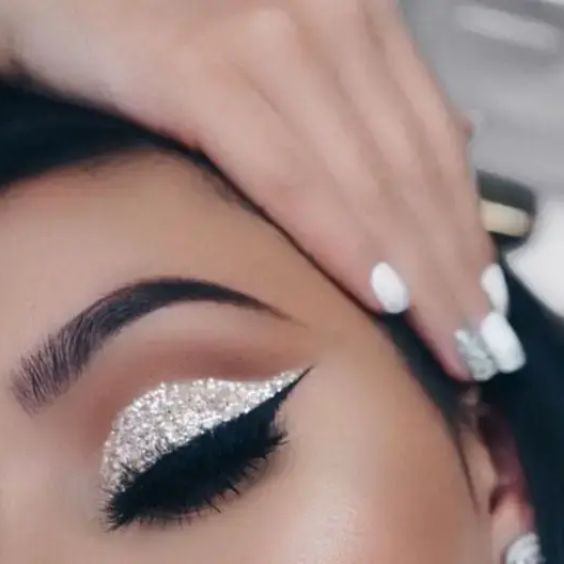 Glitter White Eyeshadow Look