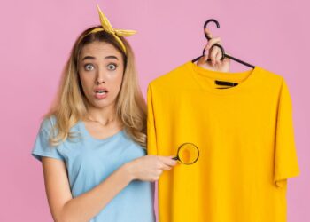 How to Remove Static From Clothes
