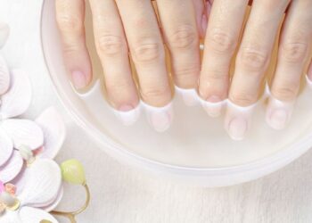 How to Take Off Acrylic Nails With Hot Water