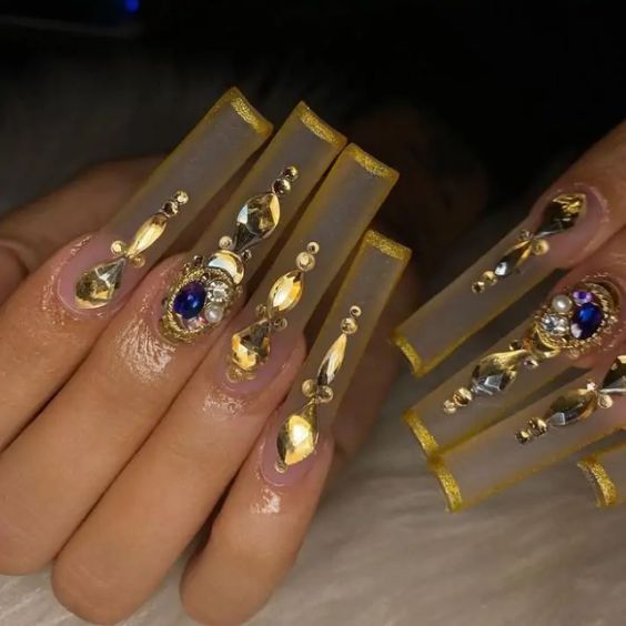 Royal Golden Diamond Nail Design