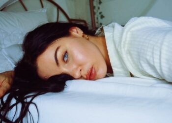 Simple Ways To Make Your Eyes Look Beautiful And Younger